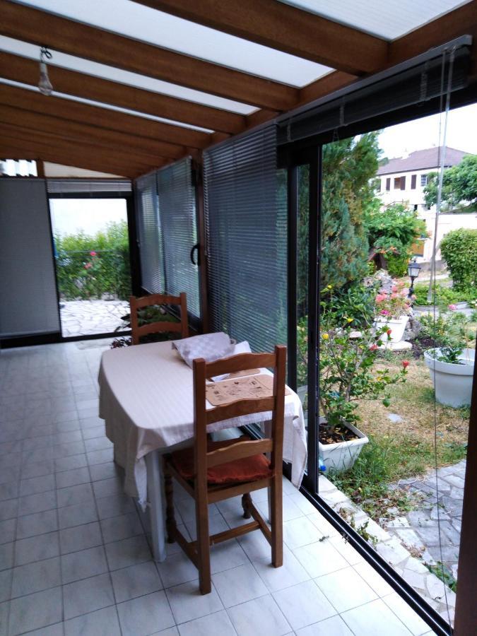 Chez Myla Chambre Avec Tv Ecran Plat Et Salle De Bain Privative Бурж Екстериор снимка