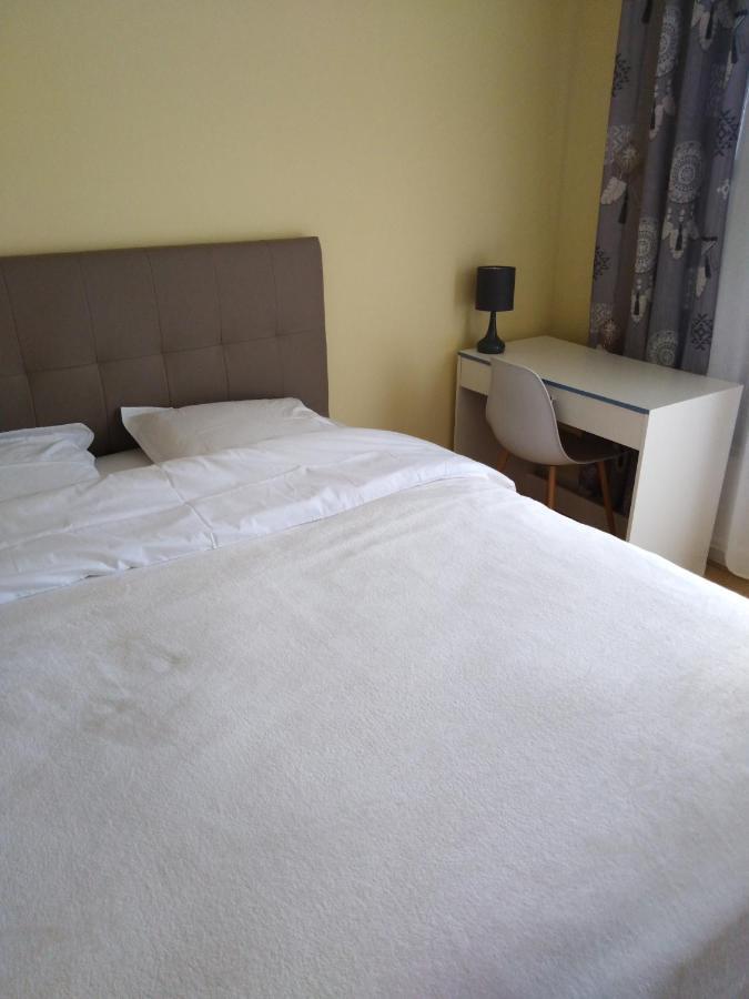 Chez Myla Chambre Avec Tv Ecran Plat Et Salle De Bain Privative Бурж Екстериор снимка